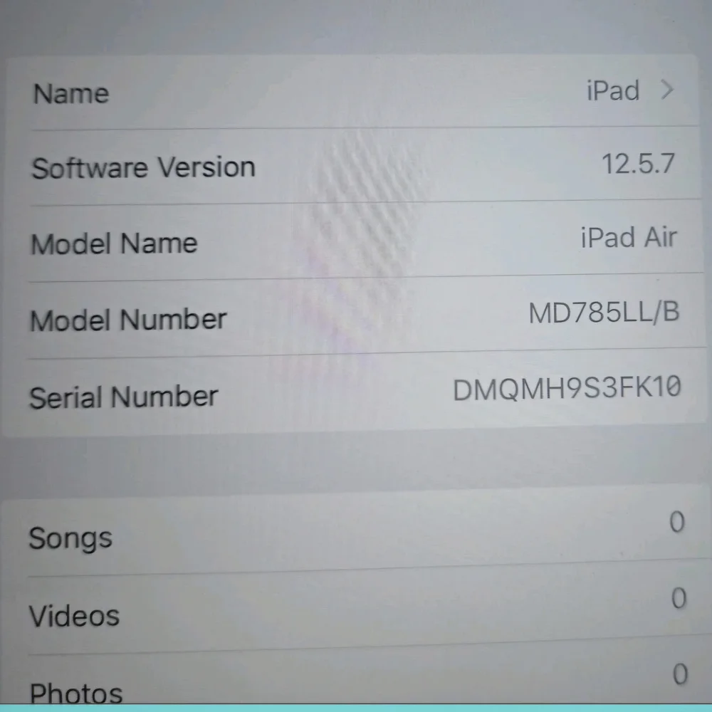 Apple iPad Air 16GB Black Space Gray Wi-Fi, 2013 Model MD785LL/A